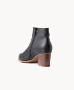 Annabel Wide Fit Ankle Boot -Bullboxer AU Shop AnnabelWide21wMCDO Black Leather 4