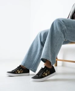 Imogen Sneaker -Bullboxer AU Shop Imogen W Black Leather Embroidery 0600 WEB