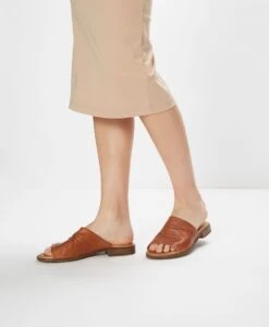 Iyla Slide -Bullboxer AU Shop Iyla21sURBO Brandy 09 Hero 1