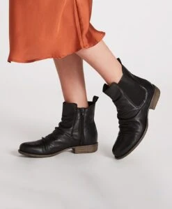 Willow Chelsea Boot 13 Willow Chelsea Boot -Bullboxer AU Shop MC AW19 Willow Black Hero 1