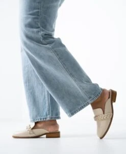 Tamari Mule -Bullboxer AU Shop Tamari Vintage Cream Leather 0690 WEB